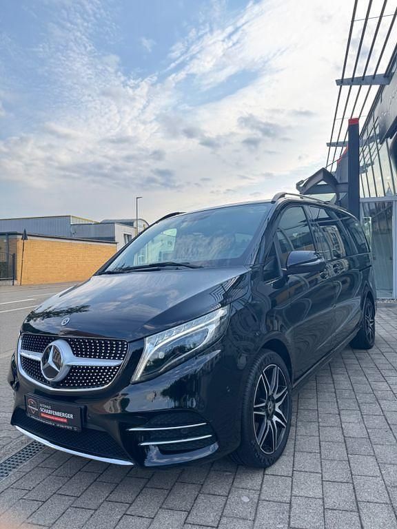 Schwarz Gebraucht 2019 Mercedes V300 AMG Van / Kleinbus | 42.900 € (Superpreis) - Bild 1/4