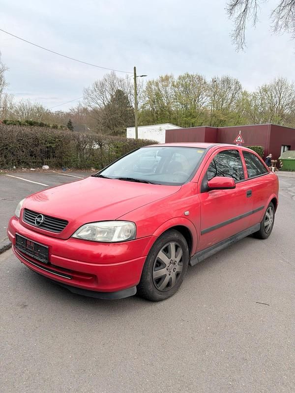 Second-hand Opel Astra 85 CP (62 kW) 2002 Roșu Coupe