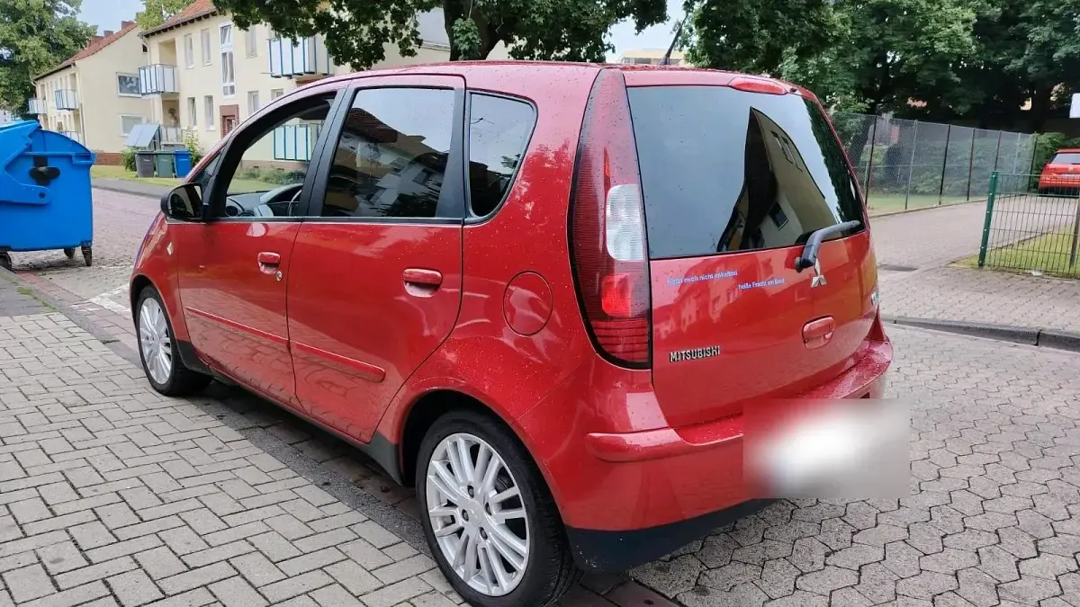 Gebraucht Mitsubishi Colt 95 PS (69 kW) 2008 Rot Limousine