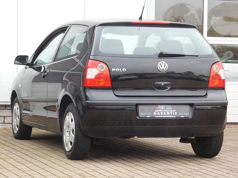 Gebraucht VW Polo Basis 54 PS (39 kW) 2003 Schwarz Kleinwagen