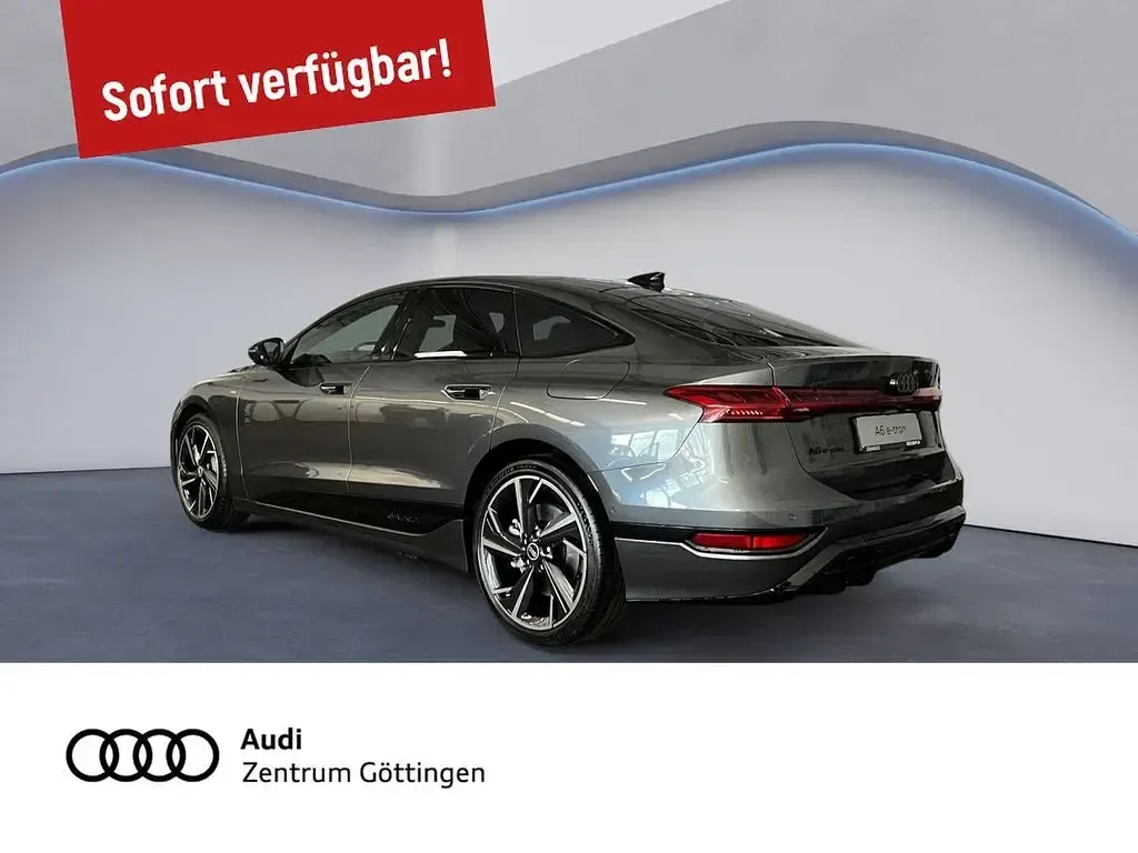 Neu Audi e-tron Performance 269 kW (367 PS) 2026 Grau SUV