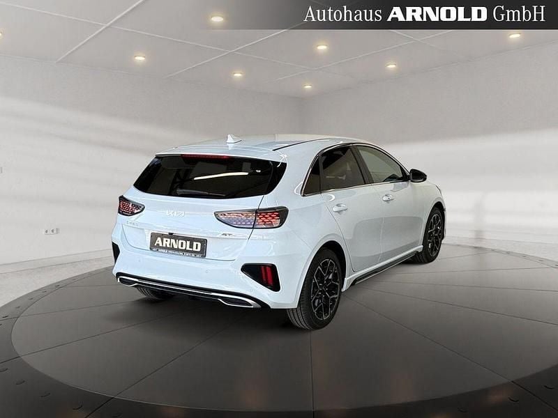 Neu Kia Ceed GT-Line 140 PS (102 kW) 2026 Weiß Kleinwagen