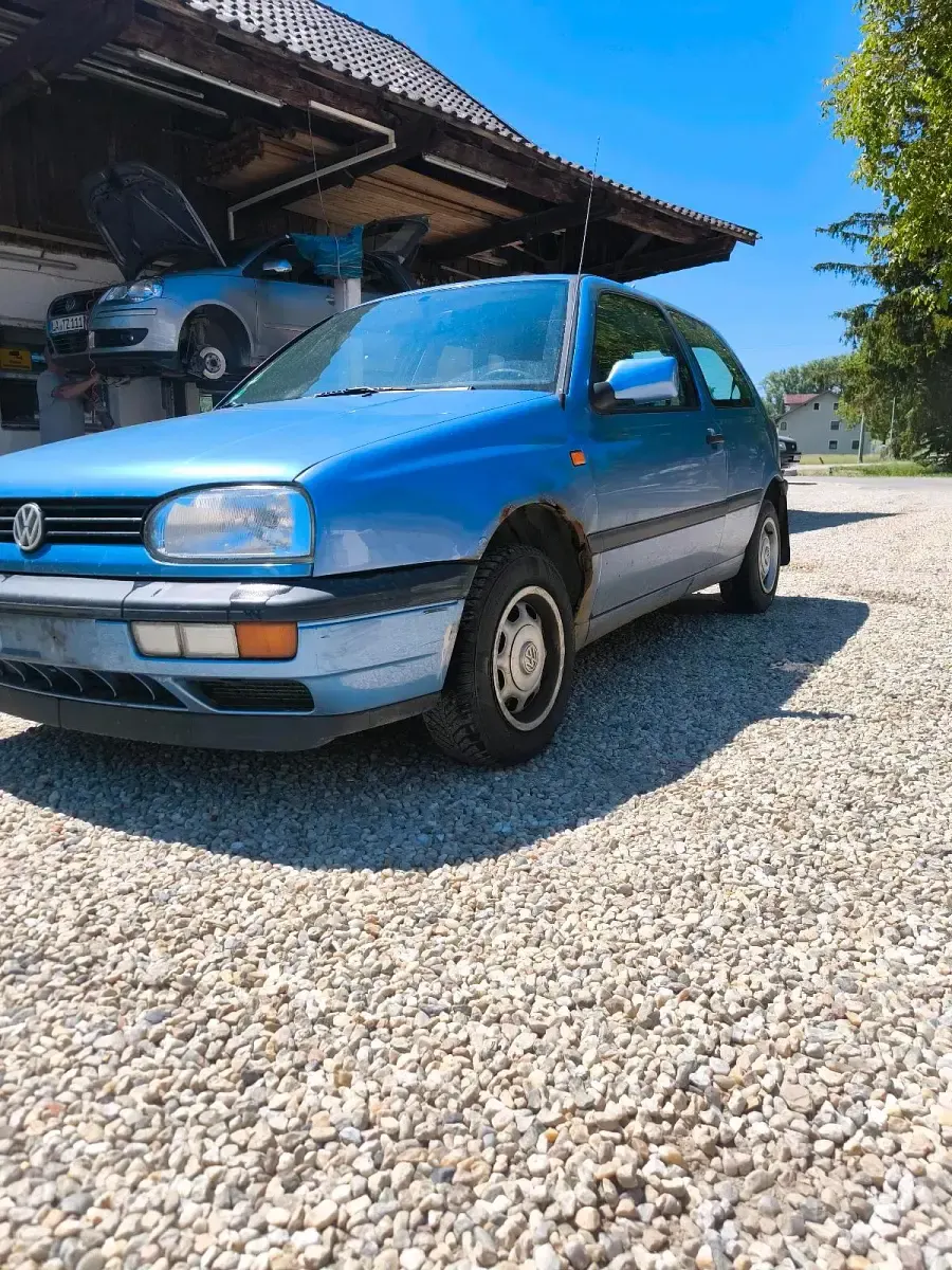 Gebraucht VW Golf III 90 PS (66 kW) 1999 Kleinwagen