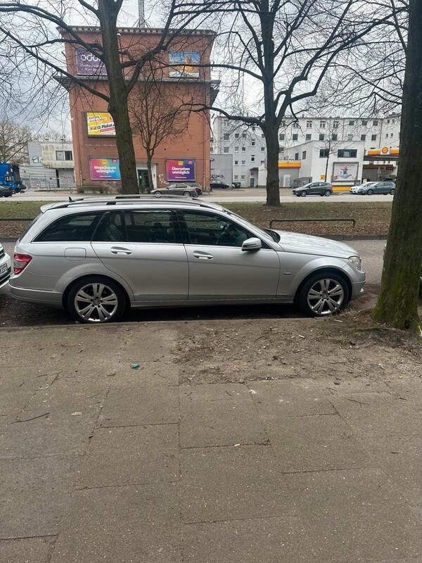 Silber Gebraucht 2010 Mercedes 220 Kombi | 6.000 € - Bild 1/4
