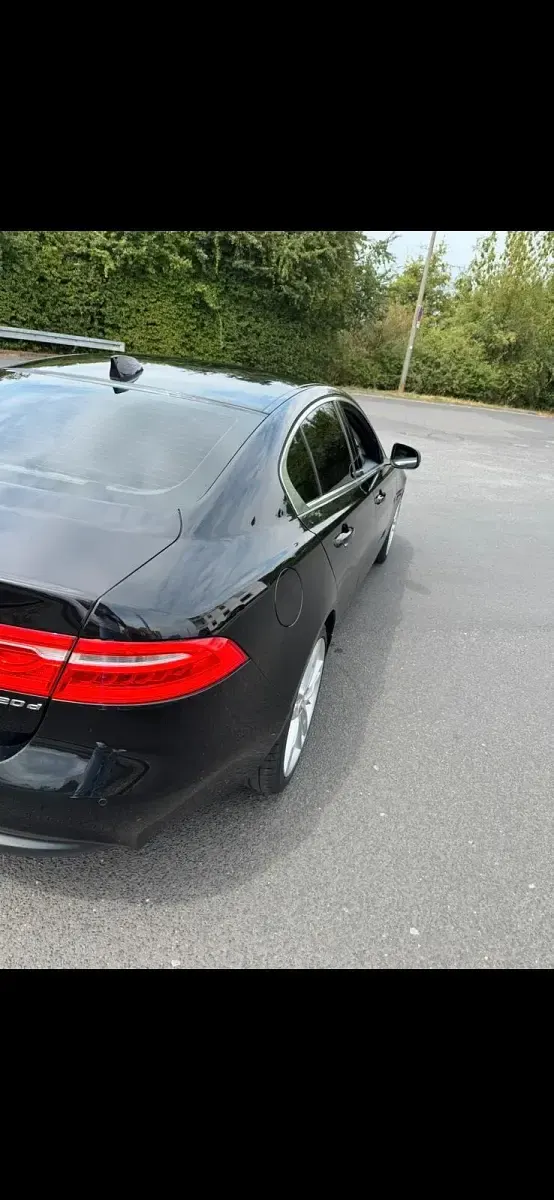 Gebraucht Jaguar XE 180 PS (132 kW) 2016 Schwarz Limousine