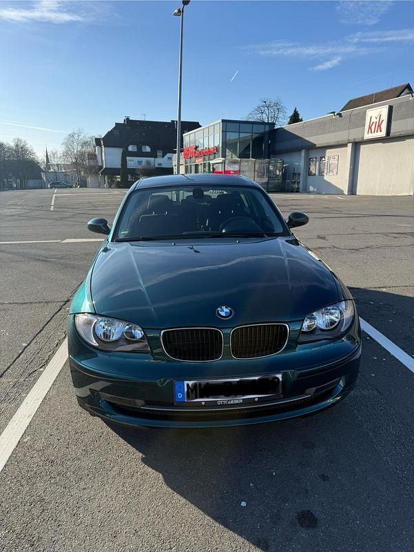 Grün Gebraucht 2008 BMW 120 Kleinwagen | 5.500 € (Fairer Preis) - Bild 1/4
