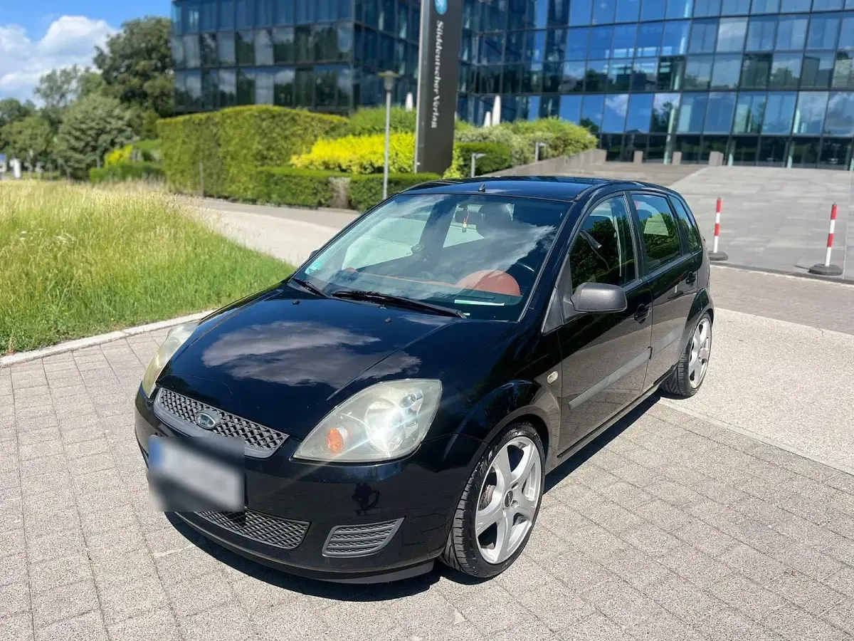 Gebraucht Ford Fiesta 80 PS (58 kW) 2005 Blau Kleinwagen