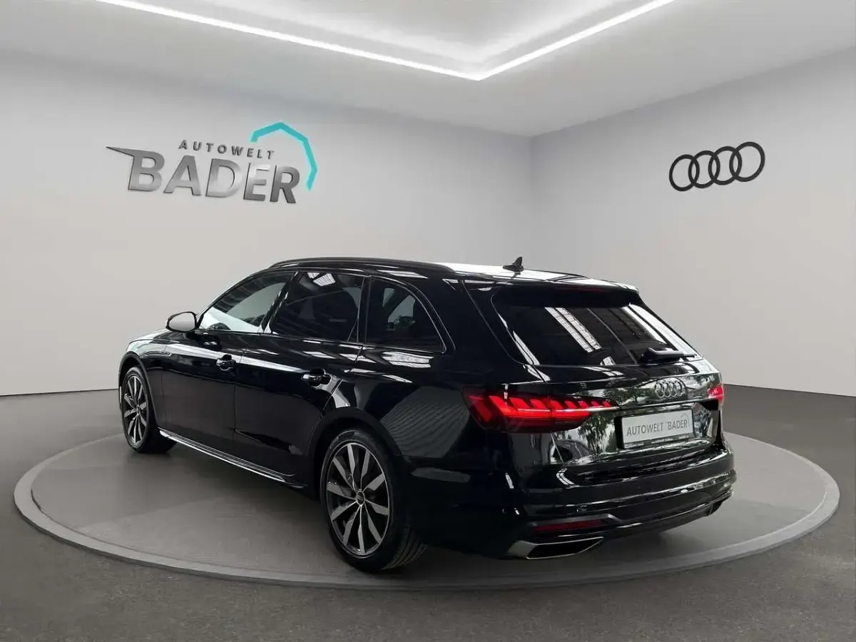 Gebraucht Audi A4 Advanced 204 PS (150 kW) 2021 Schwarz Kombi