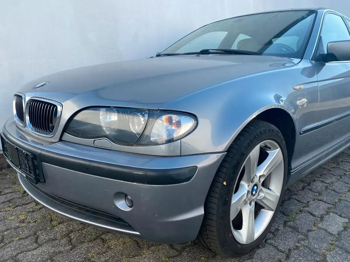 Gebraucht BMW 320 Exclusive 170 PS (125 kW) 2004 Grau Limousine