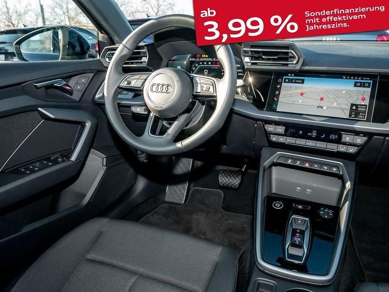 Gebraucht Audi A3 Ambiente 150 PS (110 kW) 2025 Navarrablau metallic Kombi