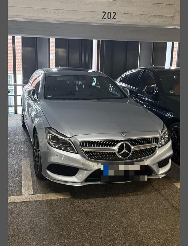 Silber Gebraucht 2016 Mercedes CLS350 Premium Kombi | 23.500 € - Bild 1/4
