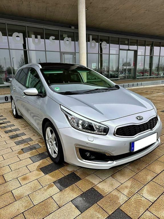 Gebraucht Kia Ceed Platinum Edition 136 PS (100 kW) 2015 Silber Kleinwagen
