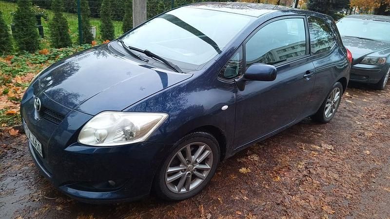 Blau Gebraucht 2007 Toyota Auris Limousine | 3.500 € (Fairer Preis) - Bild 1/2