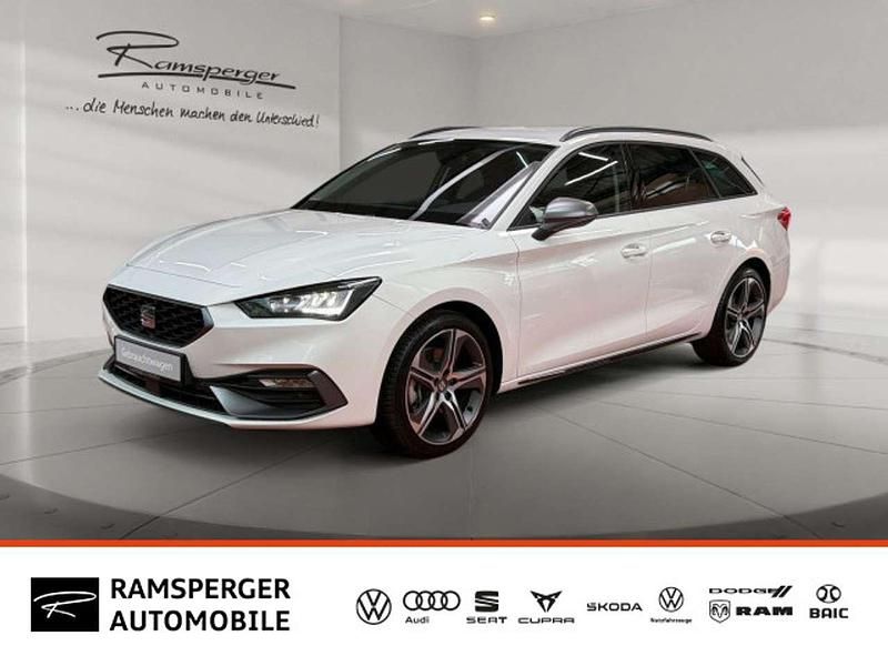 Weiß Gebraucht 2024 Seat Leon FR Limousine | 28.960 € (Fairer Preis) - Bild 1/4