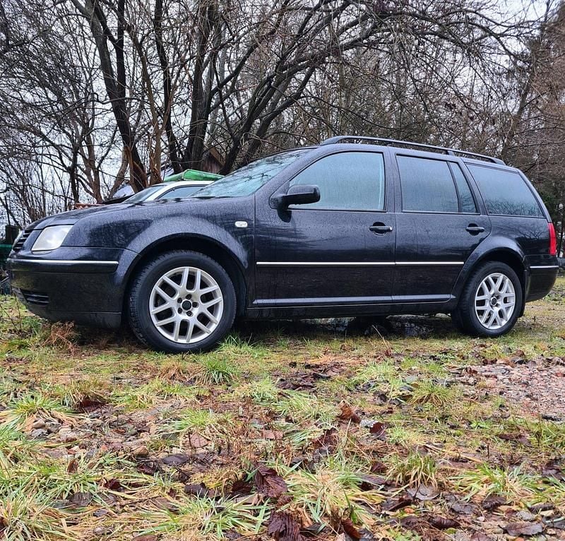 Second-hand VW Bora 110 CP (80 kW) 2002 Negru Break