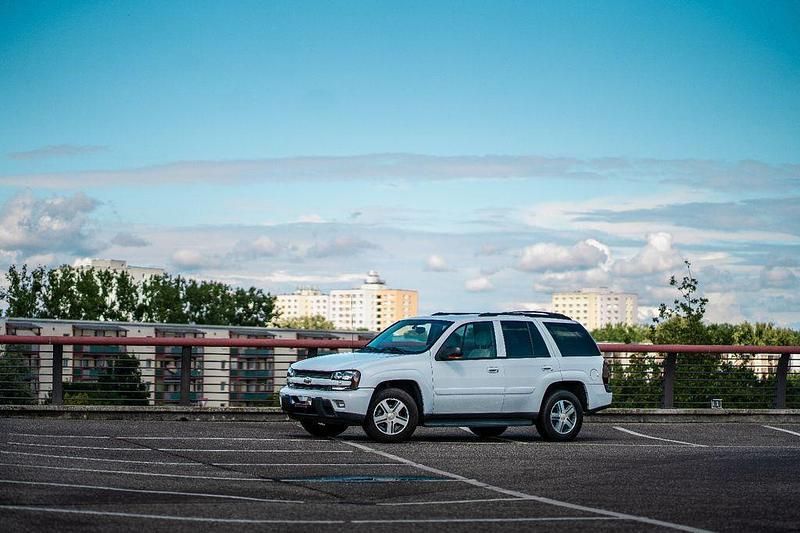 Weiß Gebraucht 2005 Chevrolet TrailBlazer LT SUV | 8.500 € (Fairer Preis) - Bild 1/4