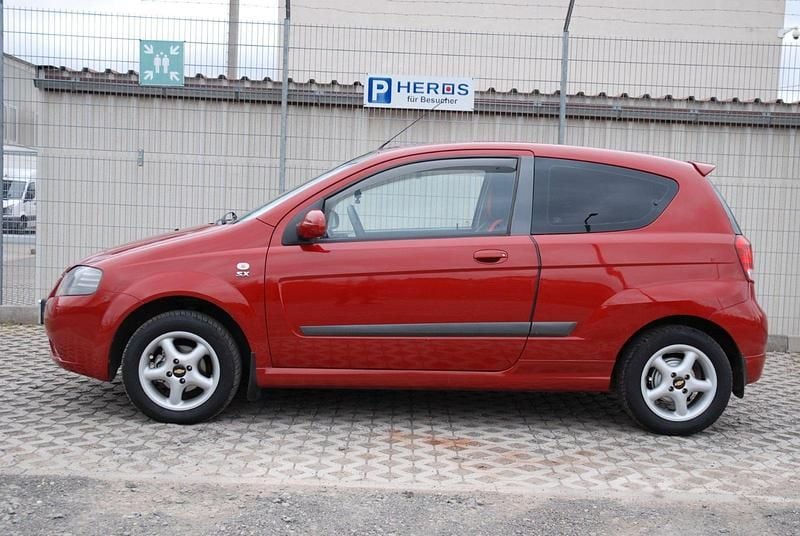 Gebraucht Chevrolet Kalos 92 PS (67 kW) 2007 Rot Kleinwagen