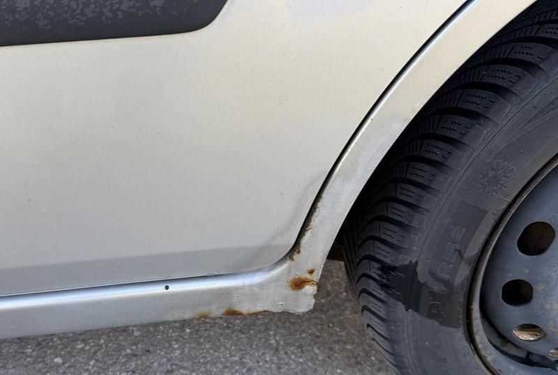 Gebraucht Ford Fiesta Trend 82 PS (60 kW) 2009 Silber Kleinwagen