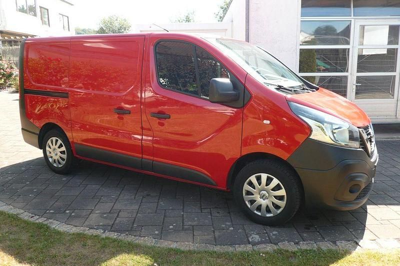 Rot Gebraucht 2017 Nissan NV300 Van | 9.850 € (Superpreis) - Bild 1/4