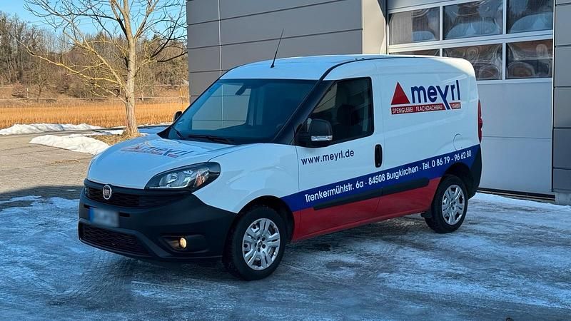 Gebraucht Fiat Doblò 100 PS (73 kW) 2022 Weiß Van / Kleinbus