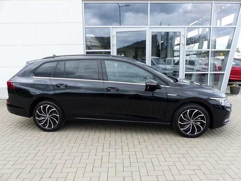 Gebraucht VW Golf VIII Style 150 PS (110 kW) 2024 Schwarz Kombi