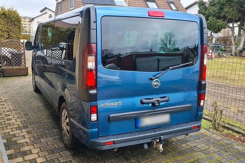 Gebraucht Opel Vivaro 121 PS (88 kW) 2019 Blau Van / Kleinbus