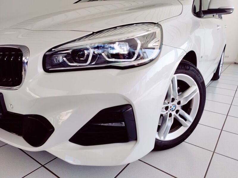 Gebraucht BMW 218 Gran Tourer M Sport 140 PS (102 kW) 2021 Weiß Van / Kleinbus