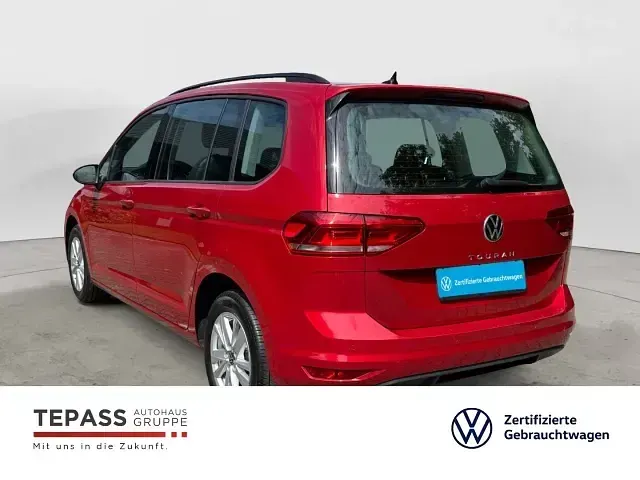 Gebraucht VW Touran Comfortline 150 PS (110 kW) 2022 Rot Van / Kleinbus