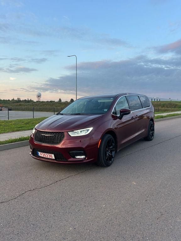 Rot Gebraucht 2022 Chrysler Pacifica SUV | 25.500 € - Bild 1/4