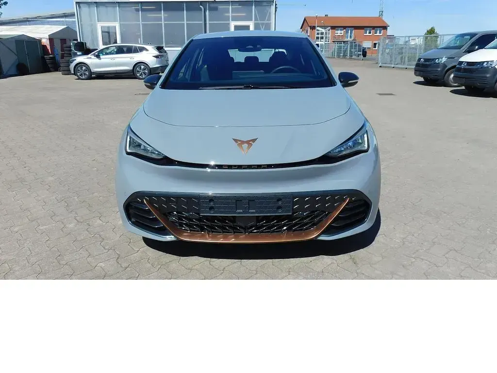 Używany Cupra Born 150 kW (204 KM) 2024 Szary Hatchback
