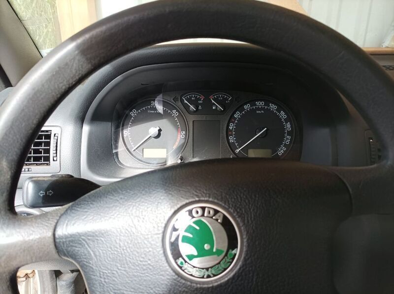Silber Gebraucht 2004 Skoda Octavia Ambiente Kombi | 2.000 € (Fairer Preis) - Bild 1/4