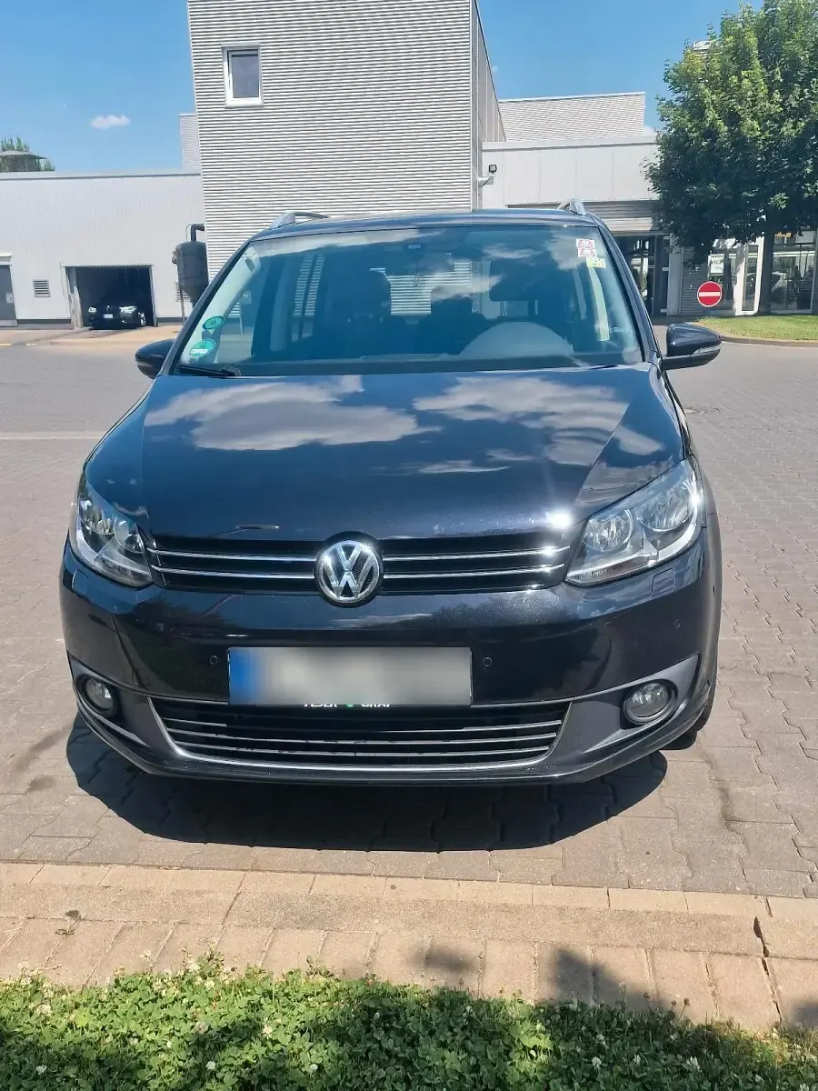 Gebraucht VW Touran Cup 140 PS (102 kW) 2014 Schwarz Van / Kleinbus
