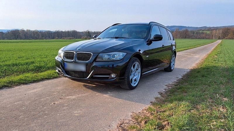 Gebraucht BMW 325 204 PS (150 kW) 2011 Schwarz Kombi