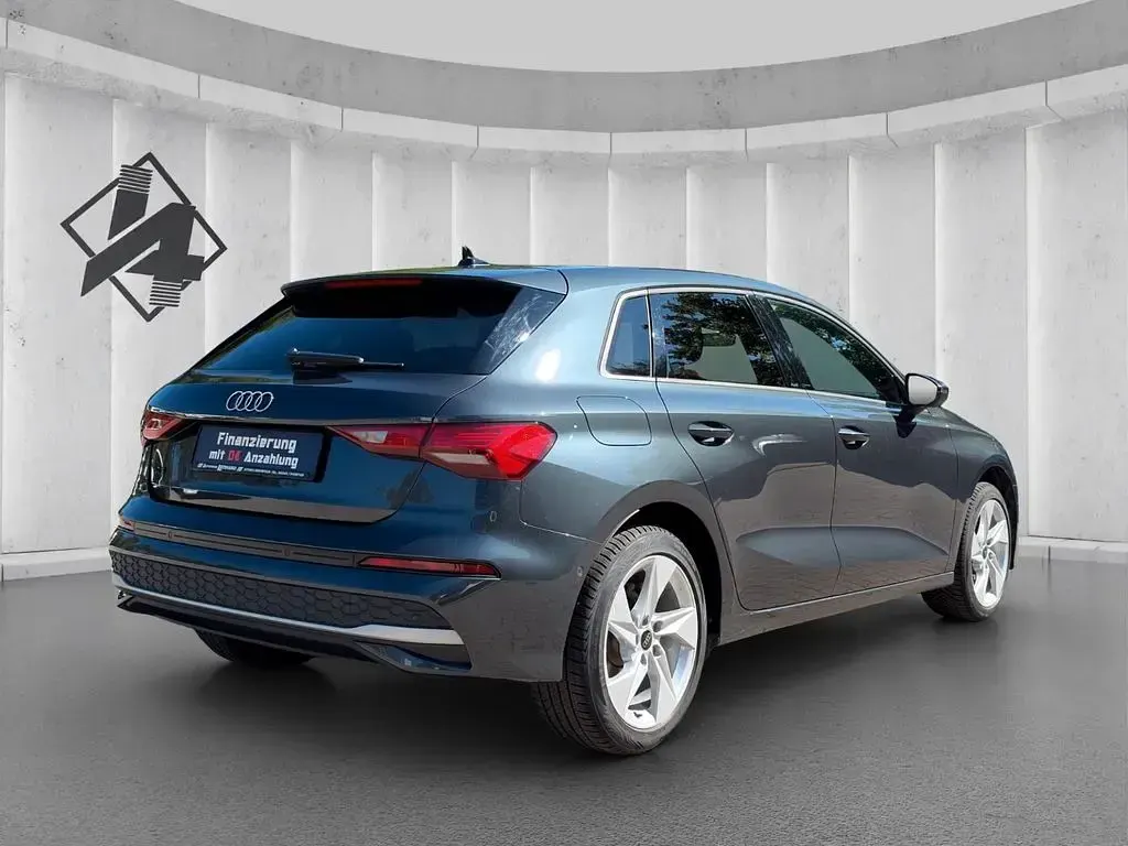 Gebraucht Audi A3 116 PS (85 kW) 2025 Grau Limousine