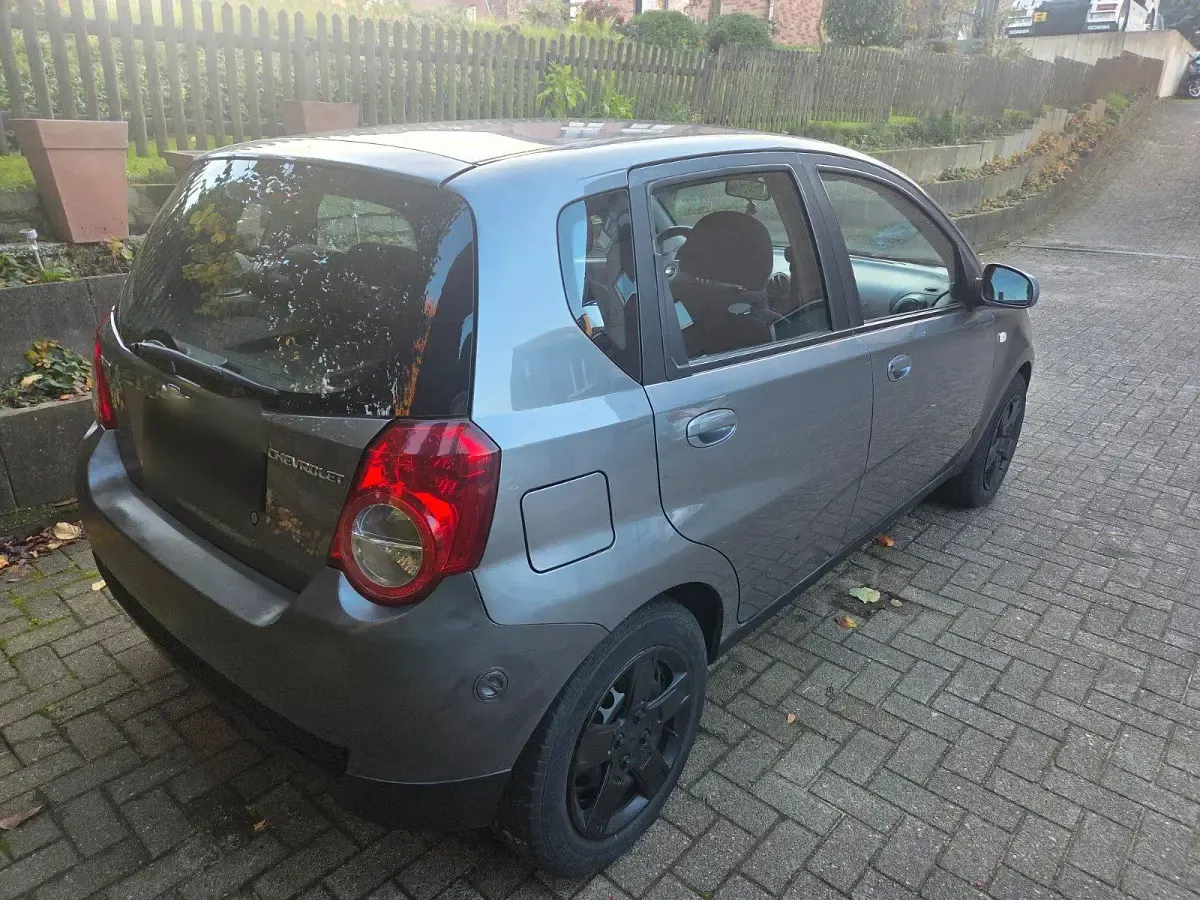 Gebraucht Chevrolet Aveo 84 PS (61 kW) 2009 Grau Kleinwagen