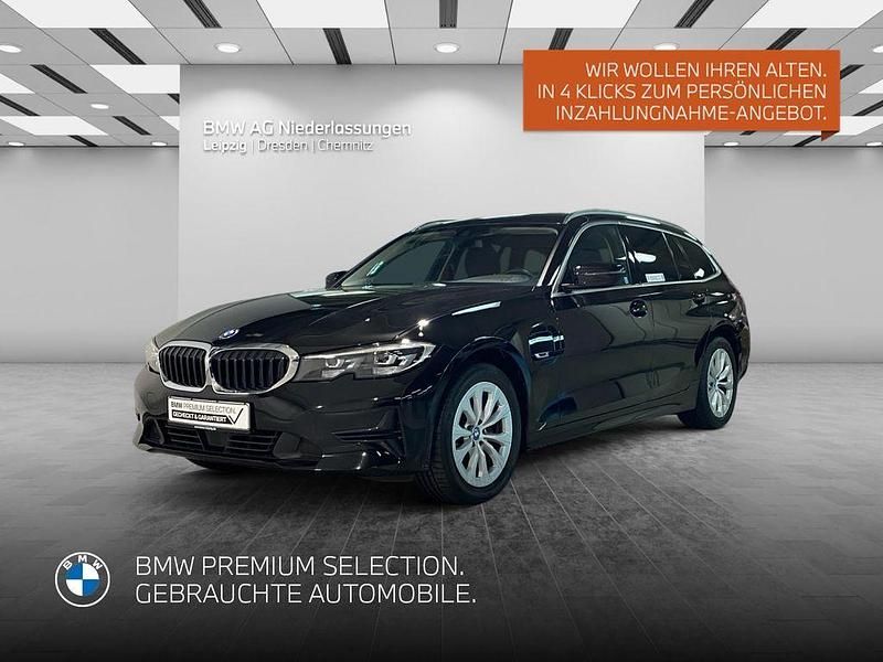 Schwarz Gebraucht 2022 BMW 320e Kombi | 26.408 € (Guter Preis) - Bild 1/4