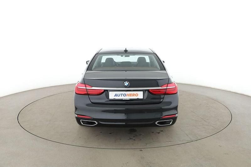 Second-hand BMW 730 265 CP (194 kW) 2016 Negru Berlinǎ