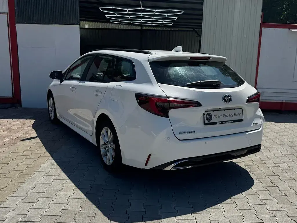 Gebraucht Toyota Corolla 98 PS (72 kW) 2024 Weiß Kombi