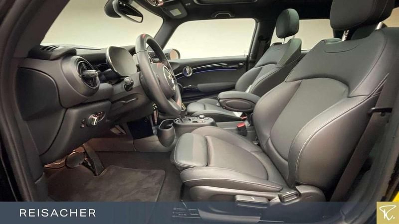 Gebraucht Mini Cooper Coupé Classic 135 kW (184 PS) 2023 Midnight black metallic Coupé