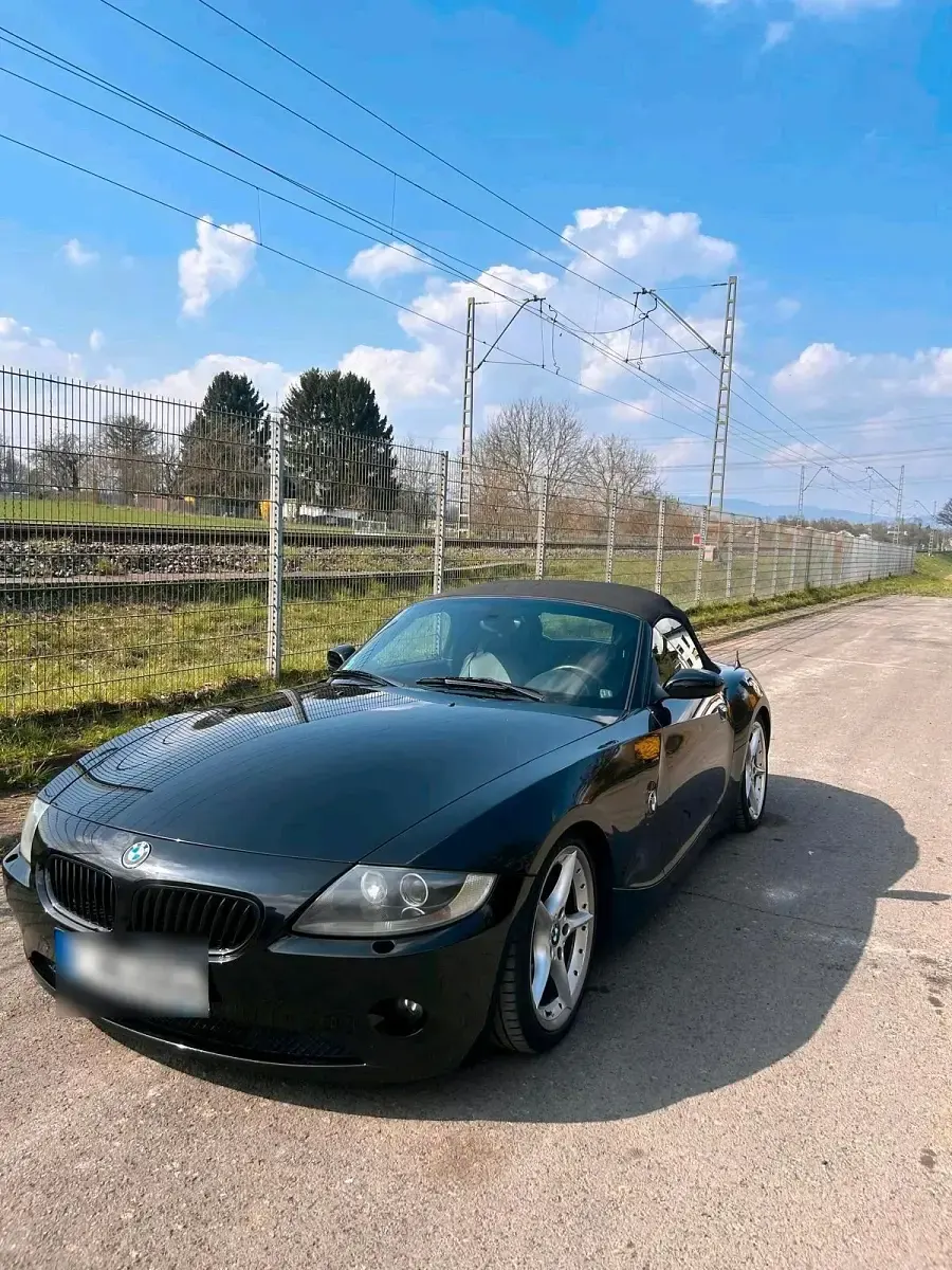 Gebraucht BMW Z4 170 PS (125 kW) 2005 Schwarz Cabrio