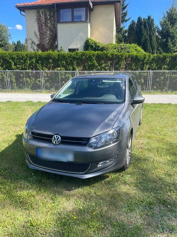Grau Gebraucht 2013 VW Polo Kleinwagen | 5.700 € (Fairer Preis) - Bild 1/4