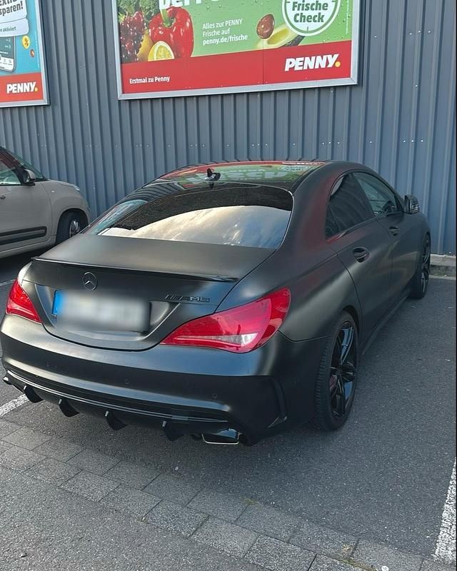 Schwarz Gebraucht 2013 Mercedes CLA200 AMG line Coupé | 17.000 € (Fairer Preis) - Bild 1/4
