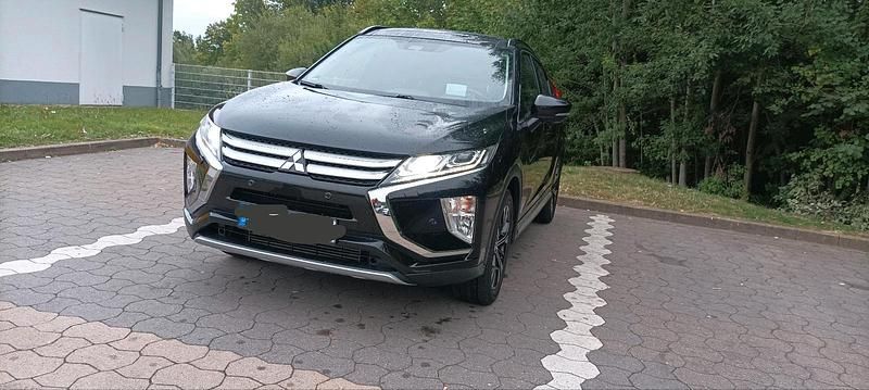 Schwarz Gebraucht 2018 Mitsubishi Eclipse Cross Top SUV | 19.500 € (Fairer Preis) - Bild 1/4