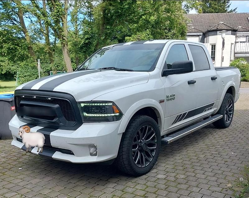 Weiß Gebraucht 2016 Dodge Ram Abholung | 32.500 € (Fairer Preis) - Bild 1/4