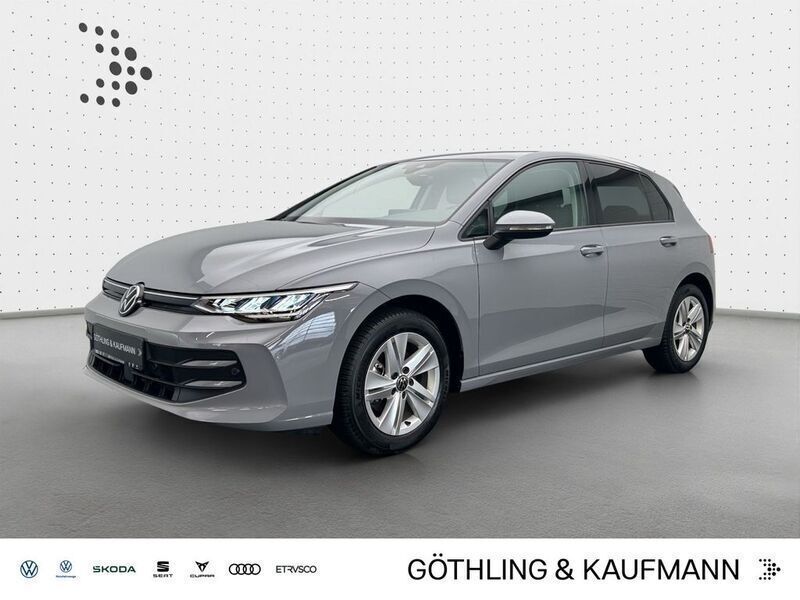 Grau Gebraucht 2024 VW Golf VIII Life Limousine | 23.430 € (Guter Preis) - Bild 1/4