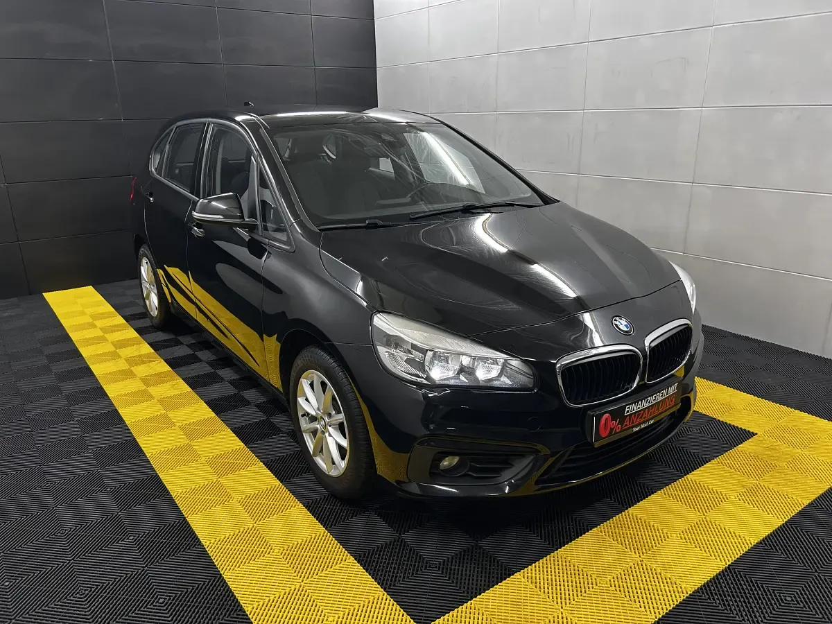 Używany BMW 220 Active Tourer Advantage 191 KM (140 kW) 2017 Czarny Minivan