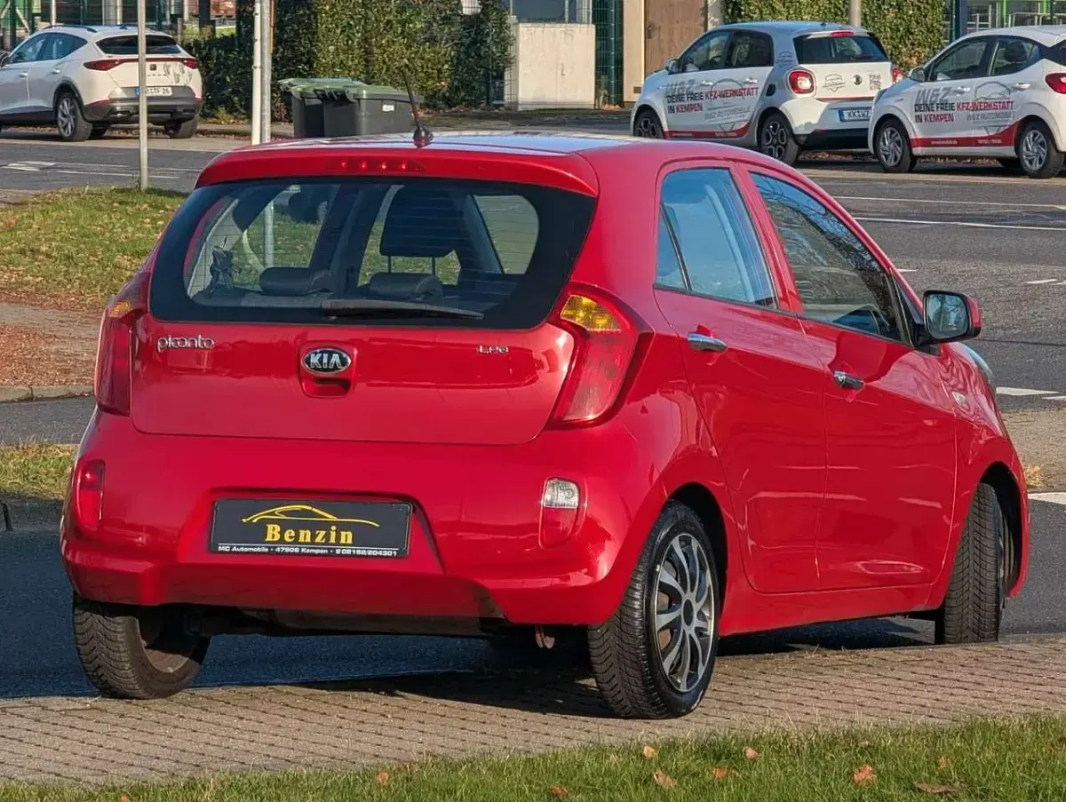Używany Kia Picanto Edition 7 67 KM (49 kW) 2014 Czerwony Hatchback