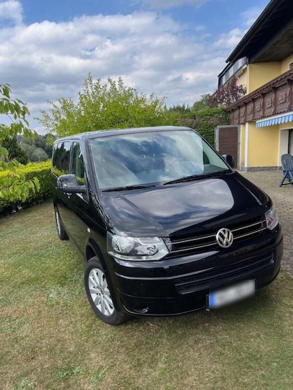 Gebraucht VW Caravelle Comfortline 180 PS (132 kW) 2011 Schwarz Van