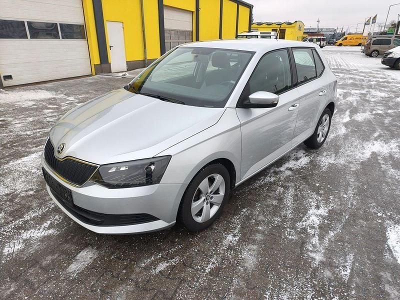 Gebraucht Skoda Fabia Ambition 60 PS (44 kW) 2016 Silber Limousine