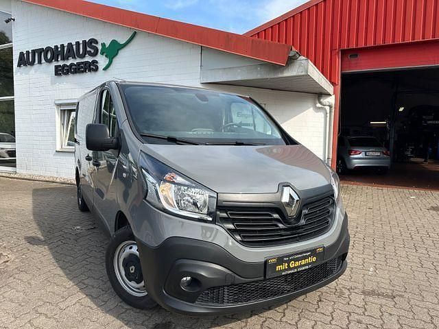 Grau Gebraucht 2018 Renault Trafic Komfort Van | 13.990 € (Fairer Preis) - Bild 1/4